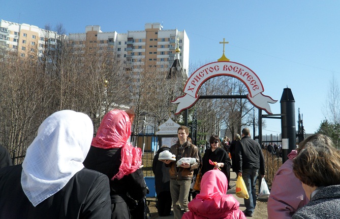 фото церковь в ново-переделкино пасха
